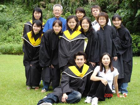 2004 (17).jpg - Jun 5, 2004 畢業典禮 [Graduation]-3